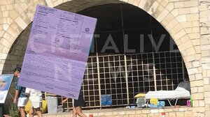 Ο “Άστεγος των Νεωρίων” απαντά στον αντιδήμαρχο: «Δεν με βοήθησαν ποτέ»