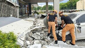 Χάος στις Φιλιππίνες: Επιζήσαντες κοιμήθηκαν στα πεζοδρόμια μετά τους φονικούς σεισμούς