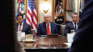 Κλιμακώνεται η αντιπαράθεση μεταξύ ΗΠΑ και Κολομβίας – Νέες δηλώσεις από Τραμπ και Χέγκσεθ