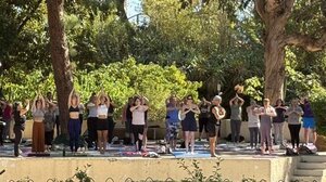 Το Ρέθυμνο αγκάλιασε με ενθουσιασμό τα μαθήματα γιόγκα στον Κήπο