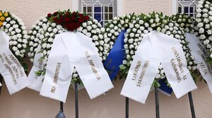 Δημήτρης Σταμάτης: Πλήθος κόσμου στην κηδεία του πρώην υπουργού