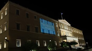 Φωταγώγηση της Βουλής για την Παγκόσμια Ημέρα Δράσης για την Εξάλειψη του Καρκίνου Τραχήλου της Μήτρας