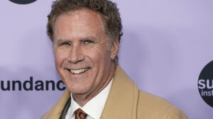 Στο "σφυρί" η στολή του Γουίλ Φέρελ από την ταινία "Elf"