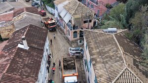 Κακοκαιρία: Εικόνες βιβλικής καταστροφής στη Δυτική Ελλάδα - Χωριά πνίγονται, δρόμοι εξαφανίζονται