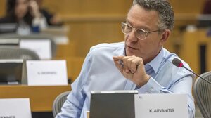 Πρόταση Αρβανίτη να ενταχθεί η Νοηματική Γλώσσα στις συνεδριάσεις του Ευρωπαϊκού Κοινοβουλίου