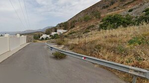 "Σοβαρός κίνδυνος για οδηγούς στον Κουτουλουφάρι Χερσονήσου – Αντί για επισκευή… μπάρες!"