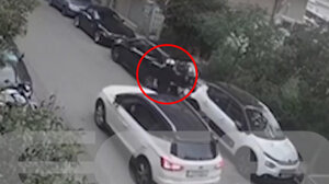 Νέος Κόσμος: Βίντεο καταγράφει τις στιγμές πριν από την καταδίωξη και τον θανάσιμο ξυλοδαρμό του 58χρονου