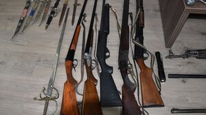 Διπλή επιχείρηση της ΕΛ.ΑΣ με έξι συλλήψεις για όπλα στην Κρήτη