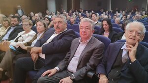 Αρναουτάκης για Πολυχρονίδη: «Ένας πολιτικός σεμνός και διακριτικός. Βρέθηκε στην πρώτη γραμμή των μεγάλων εθνικών στιγμών»