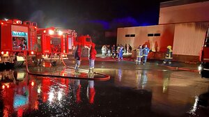 Ηράκλειο: Κατασβέστηκε η φωτιά σε αποθήκη εργοστασίου – Έρευνα για τα αίτια - Φωτογραφίες 