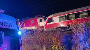 Δύο τρένα συγκρούστηκαν στη Σλοβακία - Πληροφορίες για πολλούς τραυματίες