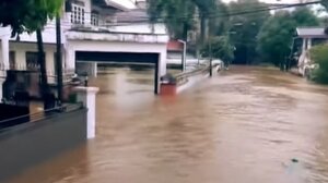 Τουλάχιστον 153 νεκροί στη Σρι Λάνκα από τις πλημμύρες