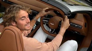 Στέφανος Τσιτσιπάς: Ο πατέρας του υποστηρίζει ότι οδηγούσε το αυτοκίνητο, στο περιστατικό με την υπερβολική ταχύτητα