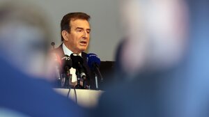 Χρυσοχοΐδης: Να απαγορευτούν τα πατίνια στους ανήλικους και οι «γουρούνες» στα νησιά