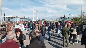 Κυκλοφοριακό έμφραγμα στη Χαλκίδα από τους αγρότες