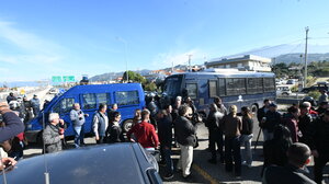 Πάτρα: Στάση αναμονής κρατούν στα μπλόκα αγρότες και κτηνοτρόφοι της Δυτικής Ελλάδας	