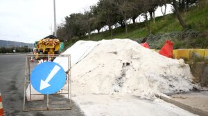 Διακοπή κυκλοφορίας στη λεωφόρο Πάρνηθος λόγω χιονόπτωσης