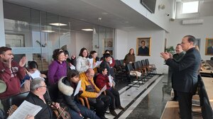 Χριστουγεννιάτικη επίσκεψη των εκπαιδευόμενων του Συλλόγου 'ΑΓΑΠΗ' Ρεθύμνου στον Δήμαρχο