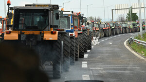 Αποφασισμένοι για Πρωτοχρονιά στους δρόμους οι αγρότες, ειλικρινή διάλογο ζητά η κυβέρνηση