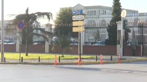 Έξω από το λιμάνι της Θεσσαλονίκης οι αγρότες – Ισχυρές αστυνομικές δυνάμεις στο σημείο