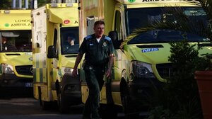 Βρετανία: Τα νοσοκομεία αντιμετωπίζουν ένα από τα "χειρότερα σενάρια" από υπεργρίπη