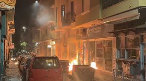 Εξάρχεια: Ένταση με μολότοφ, χημικά και κρότου λάμψης