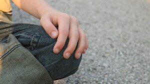 Tρίχρονο βρέθηκε να περιπλανιέται στο δρόμο μόνο του