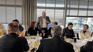 Μοίρασε ευχές και… ελπίδες ο δήμαρχος Ηρακλείου, στο καθιερωμένο γεύμα με τους δημοσιογράφους!
