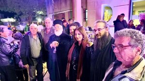 Δήμος Μινώα Πεδιάδας: Λαμπερή η φωταγώγηση του χριστουγεννιάτικου δέντρου στο Καστέλλι