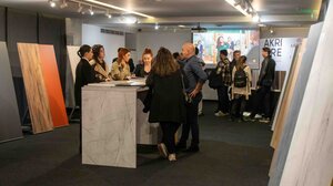 Κρήτη: Νέες επιφάνειες και χρωματικές τάσεις για αρχιτέκτονες και μηχανικούς (βίντεο)