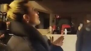 Κατερίνα Λιόλιου: Βρέθηκε σε μπλόκο και τραγούδησε στους αγρότες