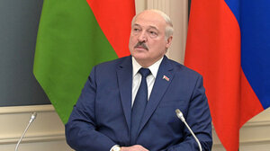 Αποφυλακίστηκε Νομπελίστας και η ηγέτιδα της αντιπολίτευσης στη Λευκορωσία με εντολή Λουκασένκο, έπειτα από συμφωνία με τις ΗΠΑ