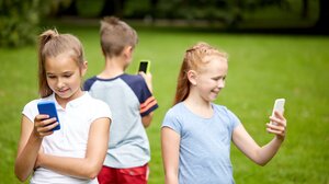 Κατάθλιψη, παχυσαρκία και προβλήματα ψυχικής υγείας: Τι έδειξε μελέτη για χρήση smartphones από παιδιά