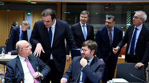 Το παρασκήνιο της εκλογής Πιερρακάκη στο Eurogroup: Οι «υποσχετικές» και οι συμμαχίες πριν από την ψηφοφορία που οδήγησαν στην απόσυρση του Βαν Πέτεγκεμ