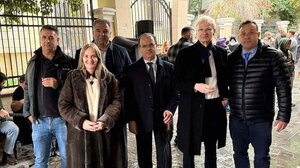 Η καθιερωμένη βόλτα του κλιμακίου του Δήμου Ρεθύμνης, τα σουτ στη μπασκέτα και το πάρτι στην οδό Τσουδερών!