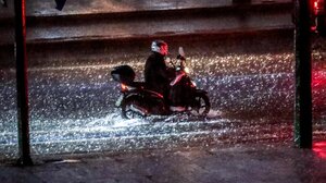 Στη Βλυχάδα το μεγαλύτερο ύψος βροχής στην Αττική, στα 45 χιλιοστά έφτασε στο Γκάζι