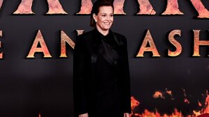 Η Σιγκούρνι Γουίβερ σε συζητήσεις για τη φιλόδοξη παραγωγή της Amazon «Tomb Raider»