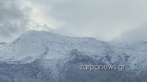 Μύρισε... Χριστούγεννα: Ο Ομαλός «ντύθηκε» στα λευκά