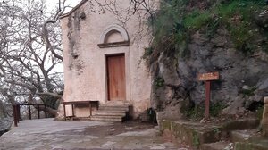 Κάντε μία βόλτα στο φαράγγι του Αγίου Αντωνίου