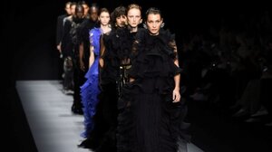 Ο ιταλικός οίκος Alberta Ferretti ανοίγει την Εβδομάδα Μόδας του Ντουμπάι