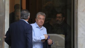 Οι αλλαγές στην Περιφέρεια και τα διλήμματα του Αρναουτάκη!