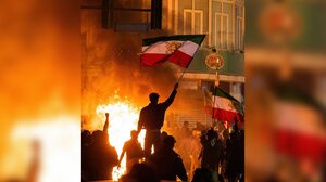 Η κραυγή μιας Ιρανής στο  Ηράκλειο: «Στο Ιράν οι δρόμοι μυρίζουν αίμα μέρες μετά τις μαζικές εκτελέσεις» - Φωτογραφίες