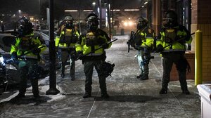 Η Μινεάπολη πυροδοτεί κύμα διαμαρτυριών σε όλη την Αμερική