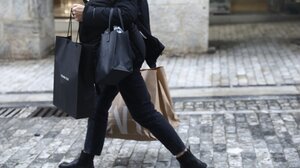 Πρεμιέρα για τις χειμερινές εκπτώσεις - Στόχος, τζίρος άνω των 6 δισ. ευρώ