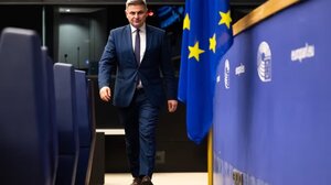 Νικόλας Φαραντούρης: Ζητά κυρώσεις για τις σφαγές Κούρδων στη Συρία 