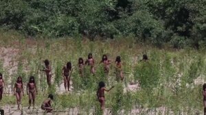 Βίντεο με φυλή που ζει απομονωμένη στον Αμαζόνιο
