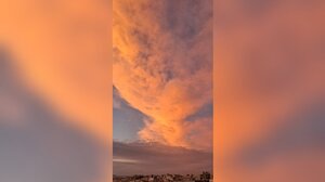 Μια στιγμή μαγείας στον ουρανό της πόλης