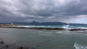 Σαρώνουν οι θυελλώδεις άνεμοι – Έφτασαν τα 122 km/h οι ριπές στην Κρήτη