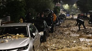 Δύο νεκροί από την κακοκαιρία που σάρωσε τη χώρα -Σοβαρά προβλήματα στην Αττική, δρόμοι χείμαρροι - Βίντεο & φωτογραφίες