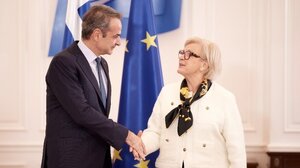 Εκτενής κάλυψη από γαλλικά ΜΜΕ της επίσκεψης της υπ. Άμυνας, Κ. Βοντρίν, στην Αθήνα